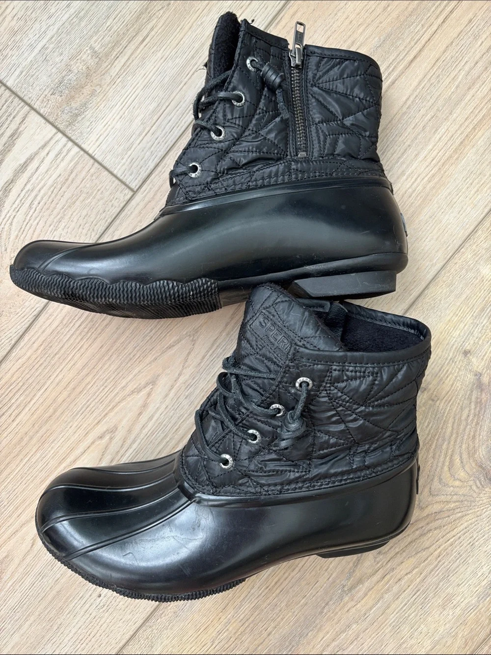 Sperry Waterproof Duck Boots Quilted Black SZ 9 Gorpcore Cozy Preppy Monochrome